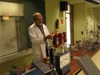 Experimentalvortrag , der Experimentator Dr. Krommes